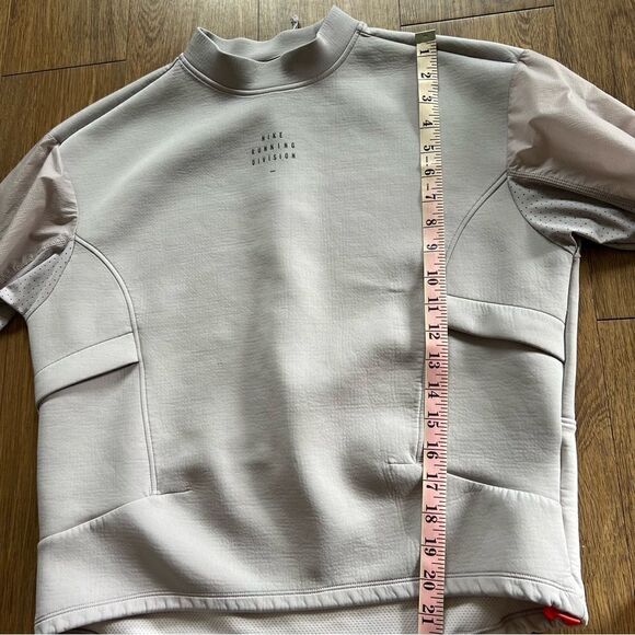 Nike Drifit Running Division Crew Neck Training Top women’s Small - Picture 9 of 10